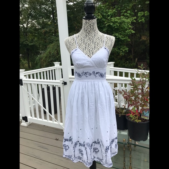 White linen Dress - Picture 2 of 7